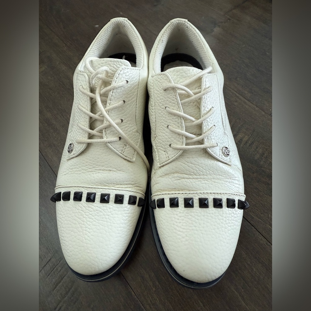 G/FORE women’s Golf Cream Leather Shoes with Black Studs